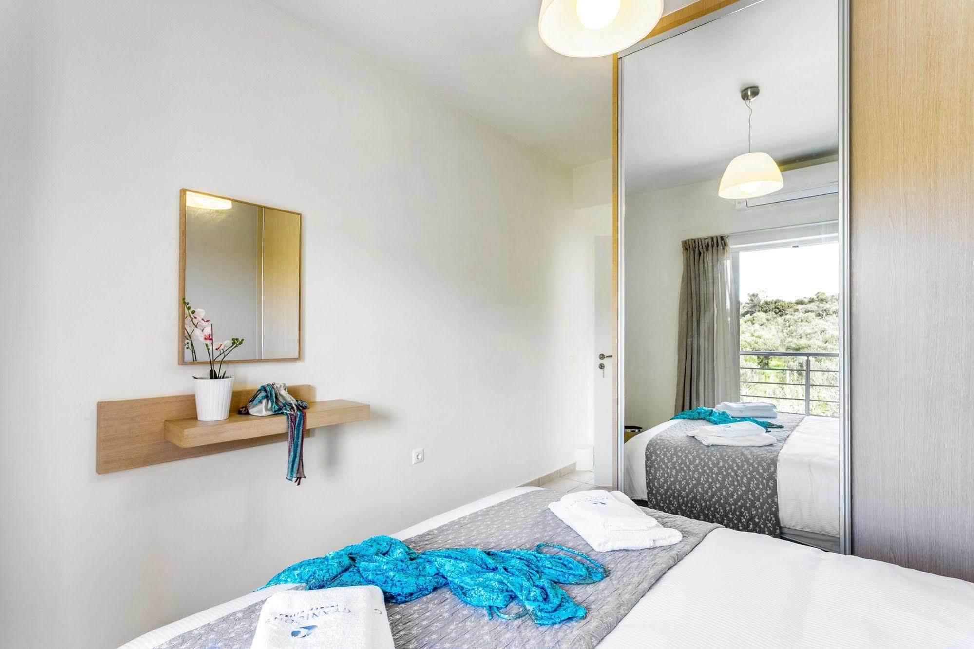Cyan Icons Villas Tsivaras Экстерьер фото