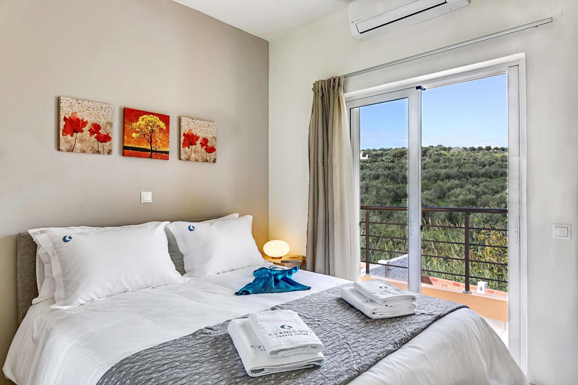 Cyan Icons Villas Tsivaras Экстерьер фото