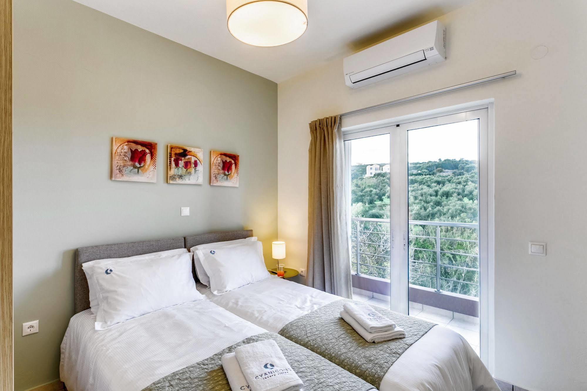 Cyan Icons Villas Tsivaras Экстерьер фото